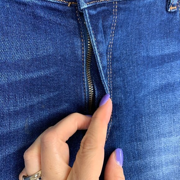 ASOS Denim Distressed Medium Wash Skinny Jean - Fits Like a Size 14 - Picture 3 of 8